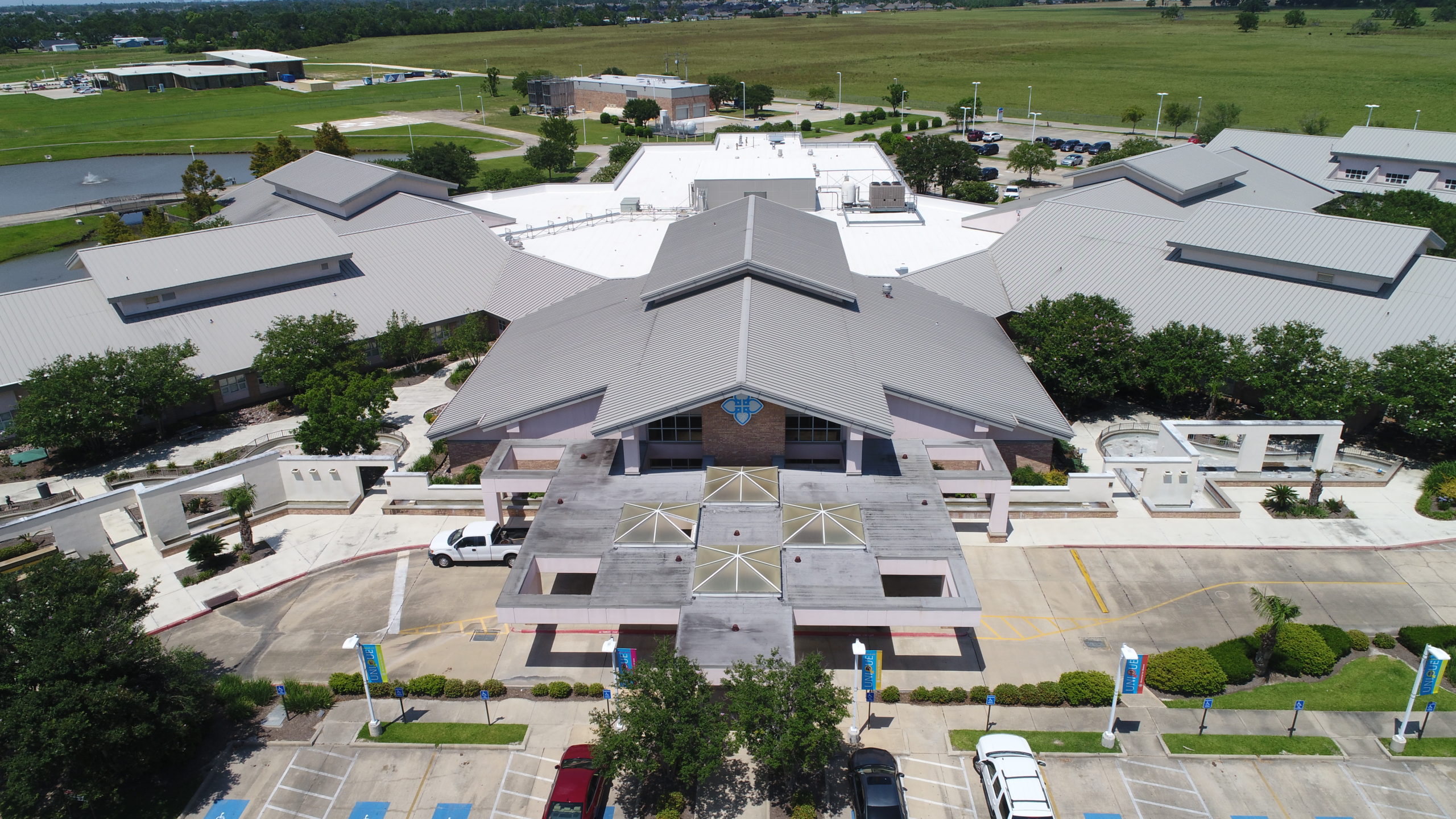 Lake Charles Memorial Hospital for Women Roof Structure